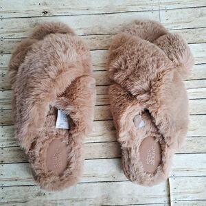 Star Above Womens Paris Crossband Fluffy  Tan Slippers Sz L(9-10)